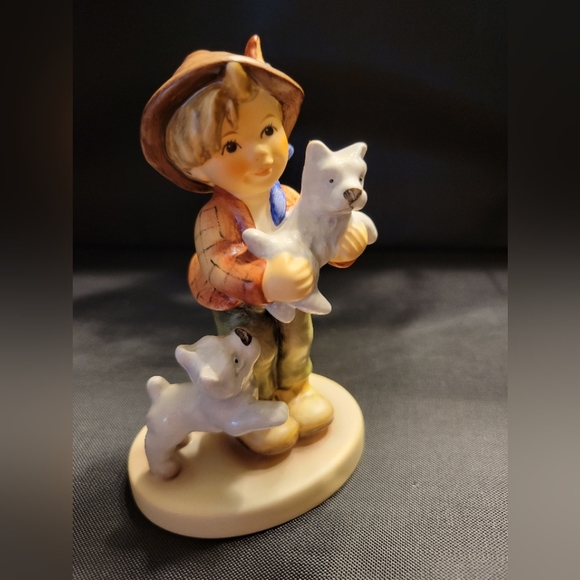 Goebel Collectible Charming Hummel Boy with Puppies Figurine Limited Edition - Picture 3 of 16